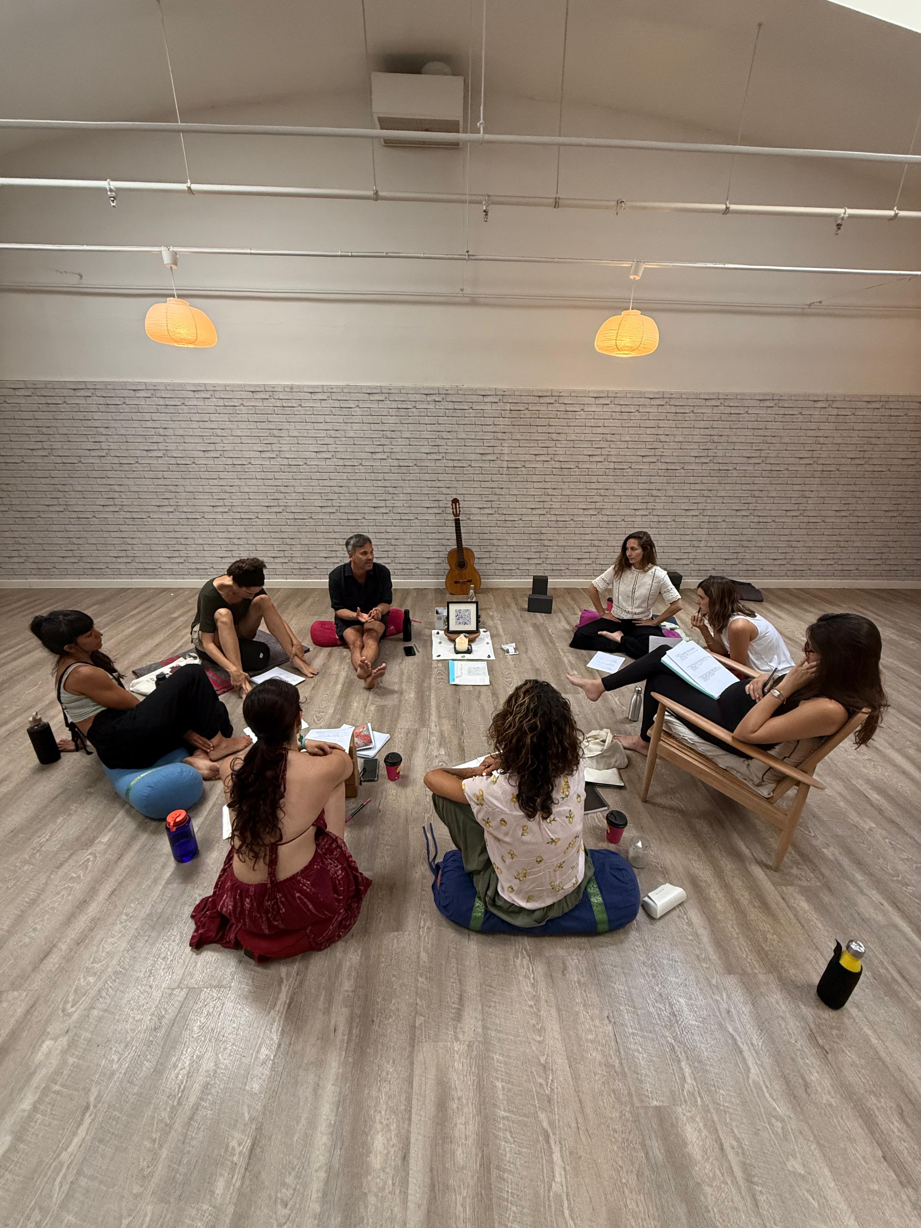 Grupo presencial compartir yoga somático